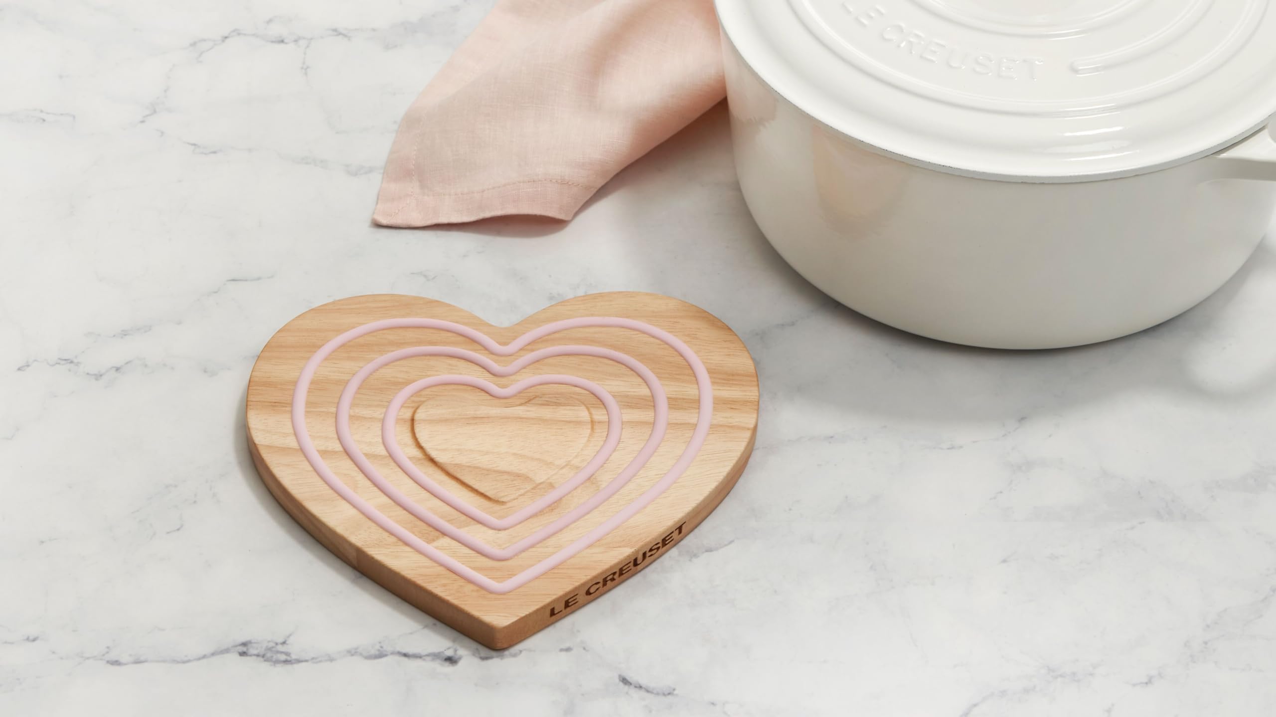 Amazon.com: Le Creuset Magnetic Wood Trivet Heart Shaped, 8
